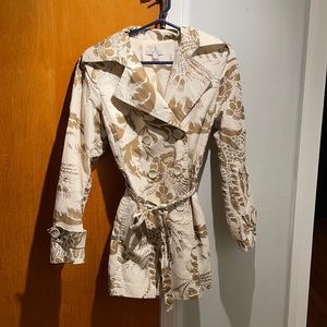 Cabi women’s fall or spring lightweight jacket.